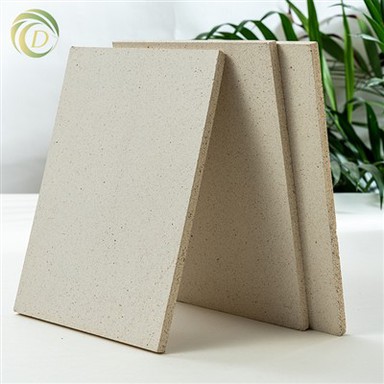 Pannelli per pareti esterne ignifughi